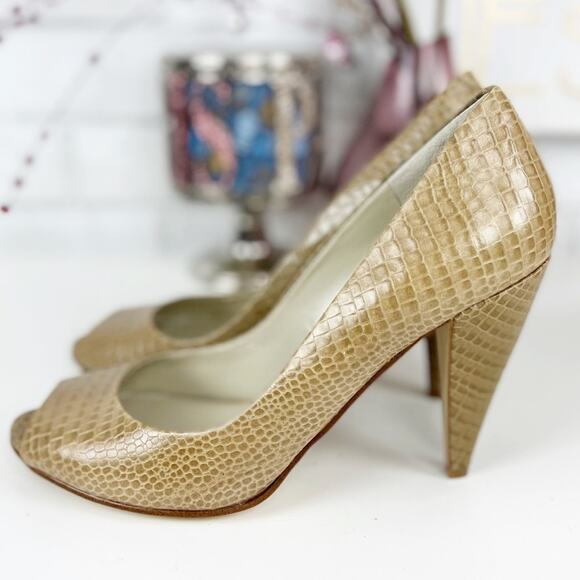 Nine West NWOT Leather Pumps in Ivory Croco - Picture 2 of 9